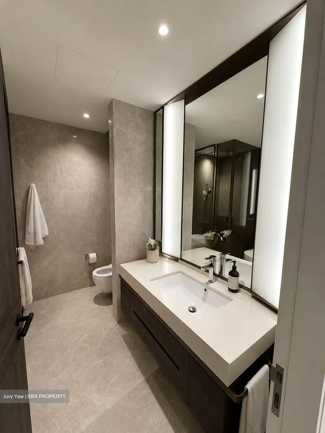19 Nassim (D10), Apartment #588276591
